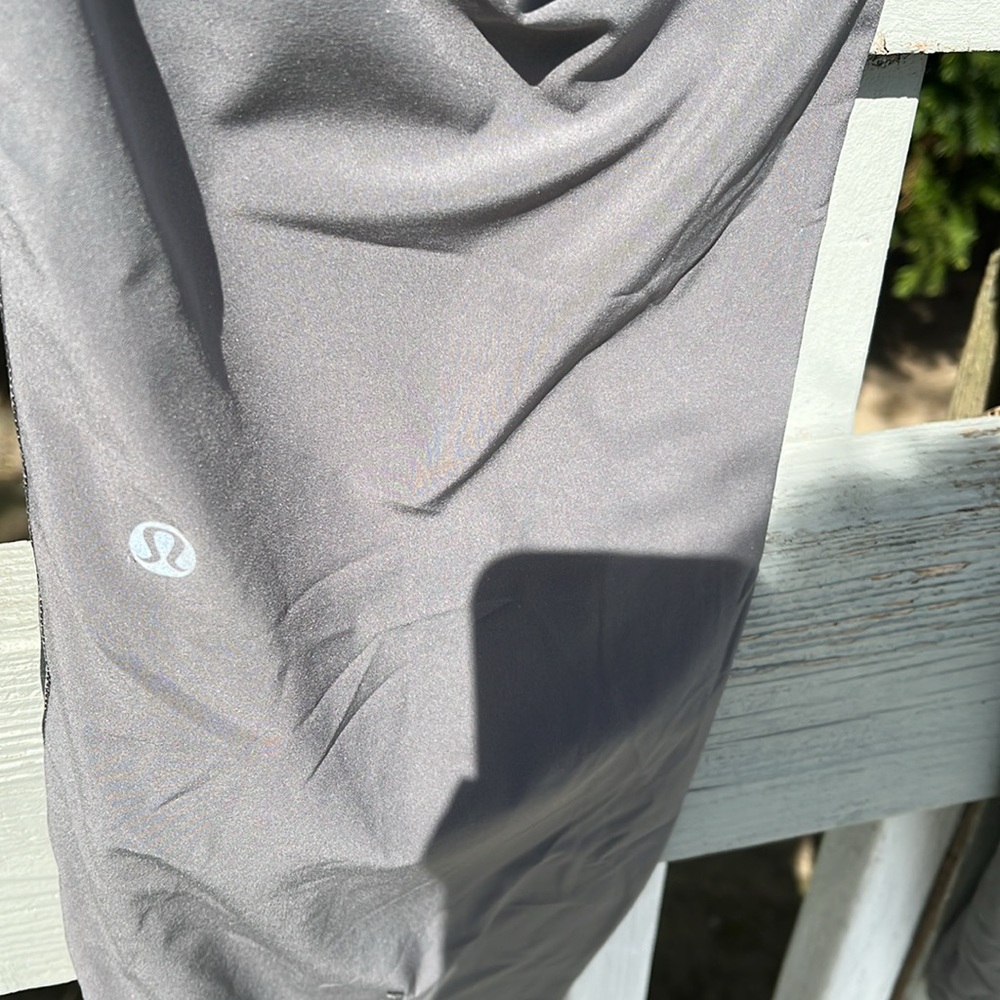 Lululemon Gray Jogger Side and Back Zip Pockets - Picture 6 of 12